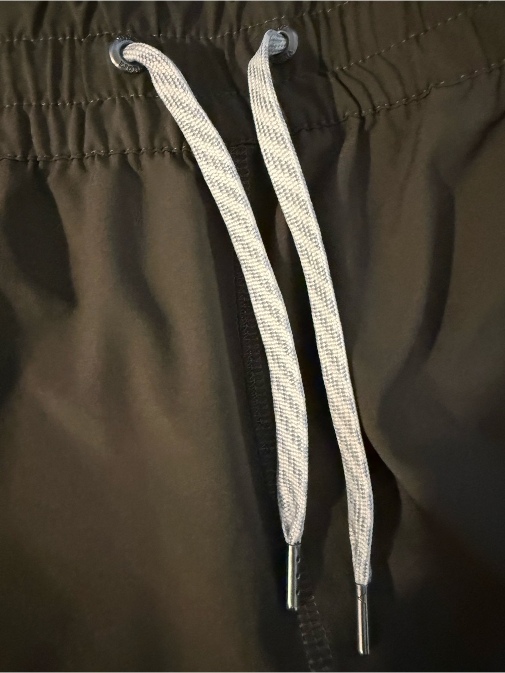 Vuori Olive Elastic-Waist Joggers - Picture 2 of 6